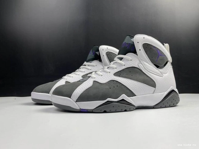 Chep Onekick CU9307-100 (2021) 7 Retro Jordan Flint 0731
